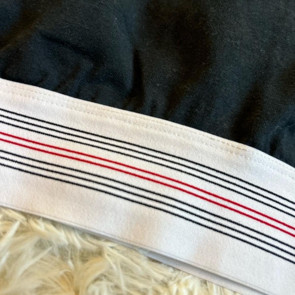 Champion black Criss cross striped 90s inspired sports bra size small - Picture 7 of 9